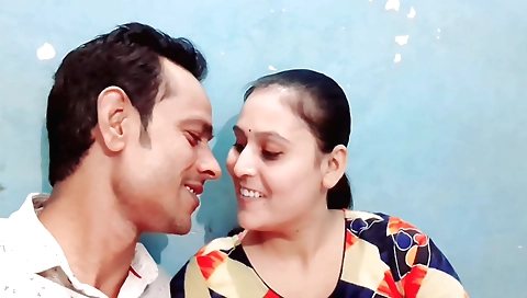 Indian girl with a nice ass gets her pussy creampied