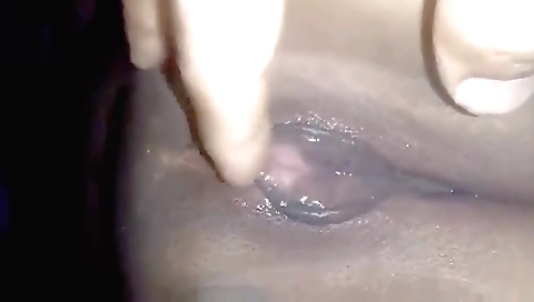 Indian girl with the body makes homemade sex videos