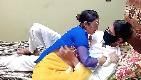 Baudy sex in Hindi audio with a hot brunette brunette