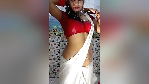 Indian girl in sexy lingerie masturbates in shower