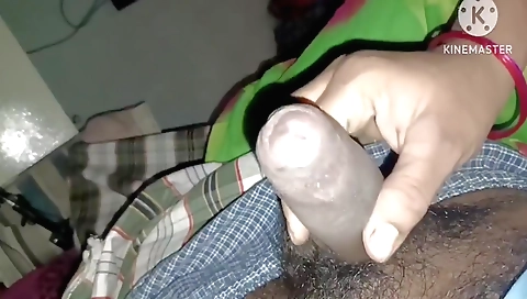 Handjob from a really hot indian girl with a pretty ass