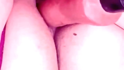 Amateur Indian babe with a big booty fucks a dildo