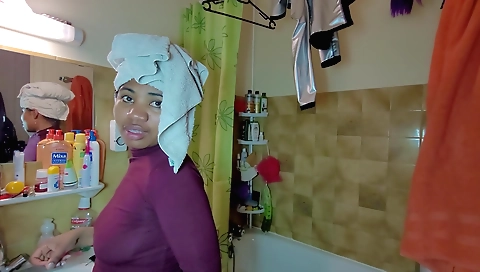 Indian solo female with a big ass in the naked vid