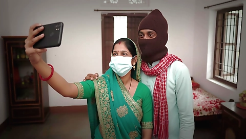 Indian girl enjoys double maza diya with her best friends