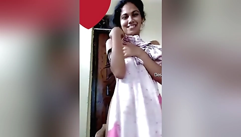 Indian amateur woman is showing off her perfect body