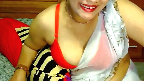 Indian woman plays with her clothes in amateur video