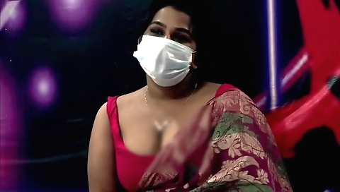 Indian girl masturbates and toys with herself in solo video